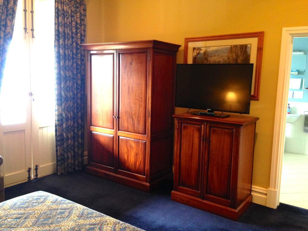 The York Palace Accommodation Стая снимка